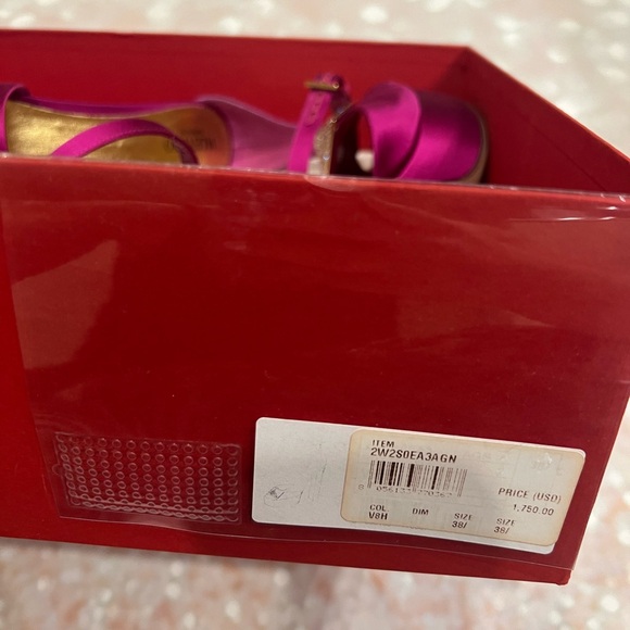 Authentic Valentino Garavani Satin Platform Pumps - Picture 8 of 10